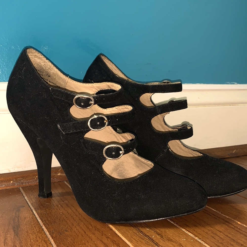 Dolce by mojo moxy black velvet heels